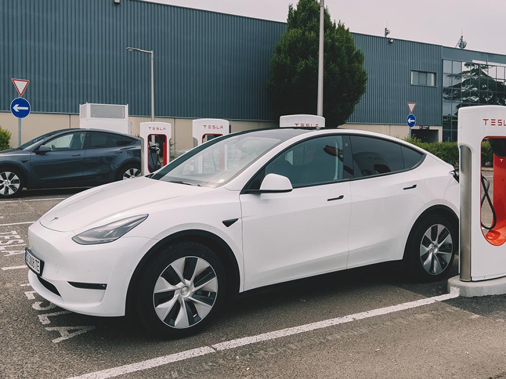 Германският автомобилен клуб ADAC реши да провери как летните горещини