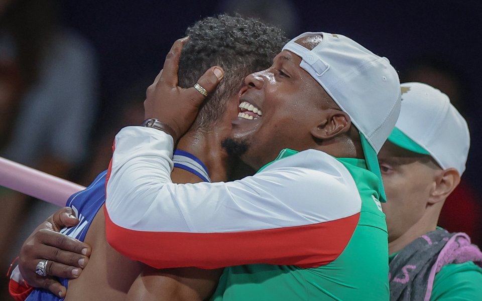 <a class=gtm-List data-pos=40 onClick=_gaq.push([`_trackEvent`, `Multimedia_home`, `Click_40`, `Ето кога започва мегасблъсъкът