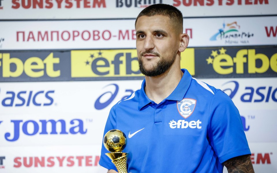 Наградиха Ахмед Ахмедов за Играч на третия кръг в efbet Лига