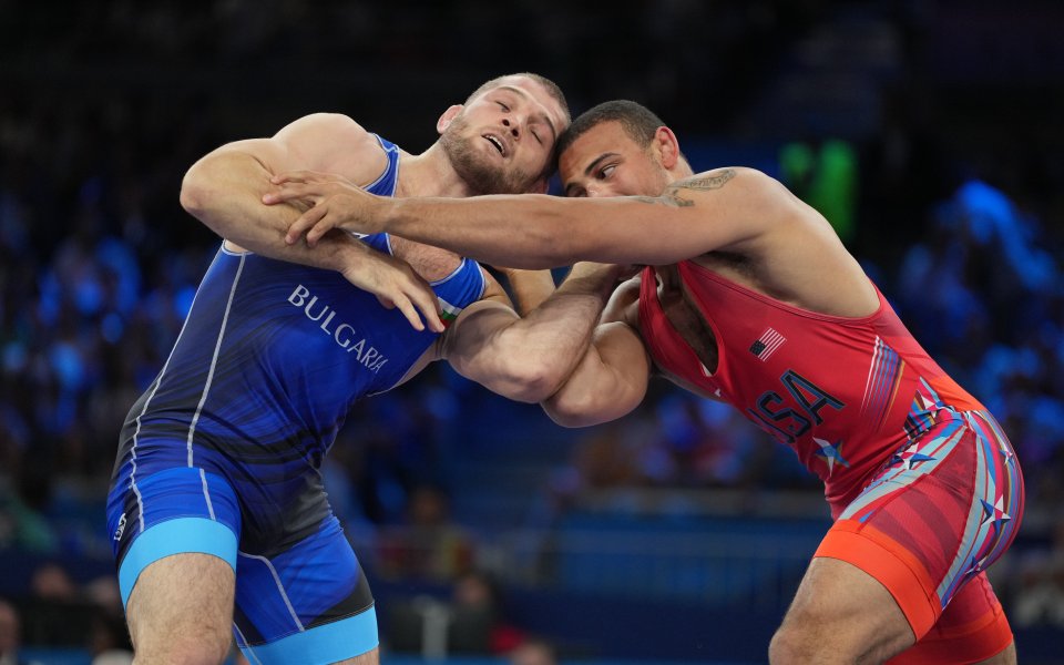 Българският борец Магомед Рамазанов постигна епична победа в турнира по