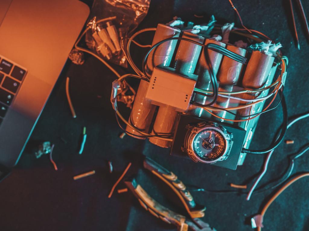 Двама мъже на 35 и 45 г са били задържани