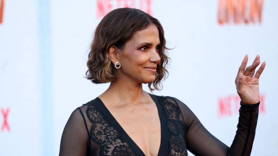 Вчера в Лос Анджелис Хали Бери за пореден път доказа, че