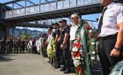 Три години по-късно: Бургас почете паметта на полицаите, пометени от автобус с мигранти