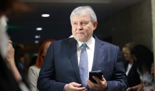 Румен Христов предлага президентът да няма право да участва в политиката до две години след мандата си