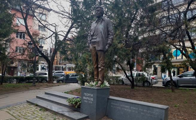  Паметникът на Георги Марков в София 