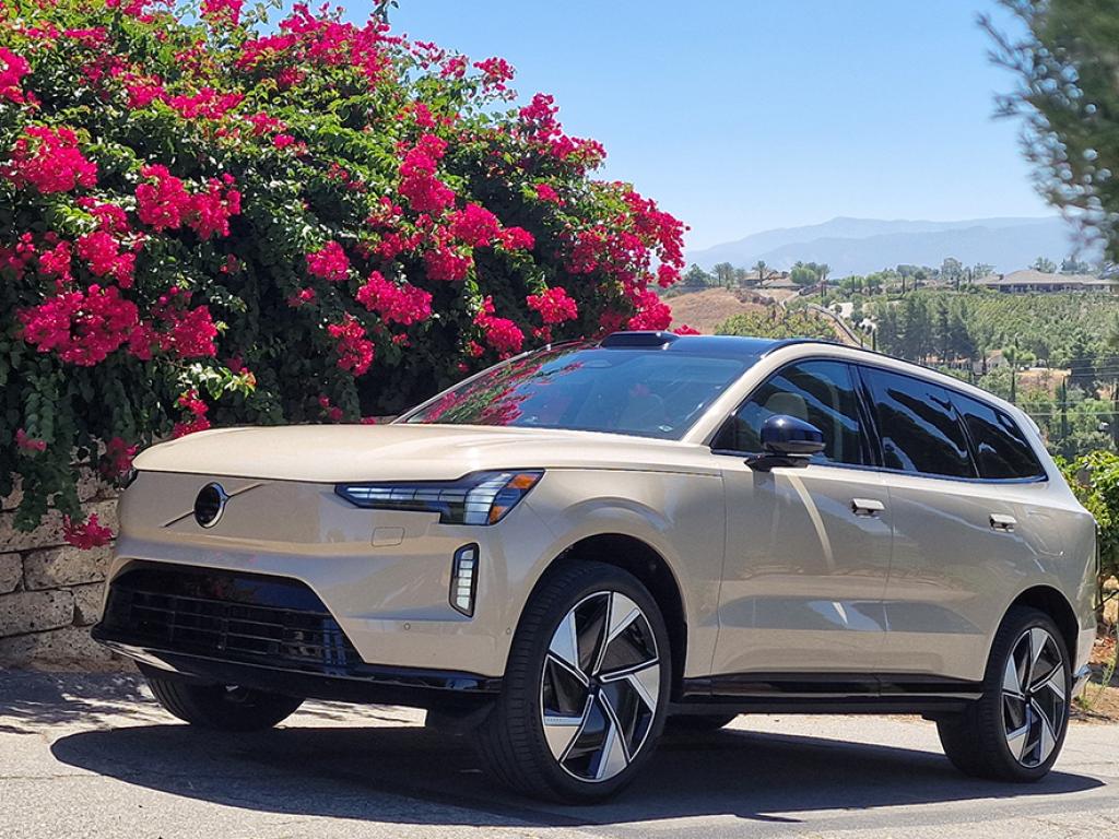 Да показваш посоката към бъдещето не е нито лесна нито