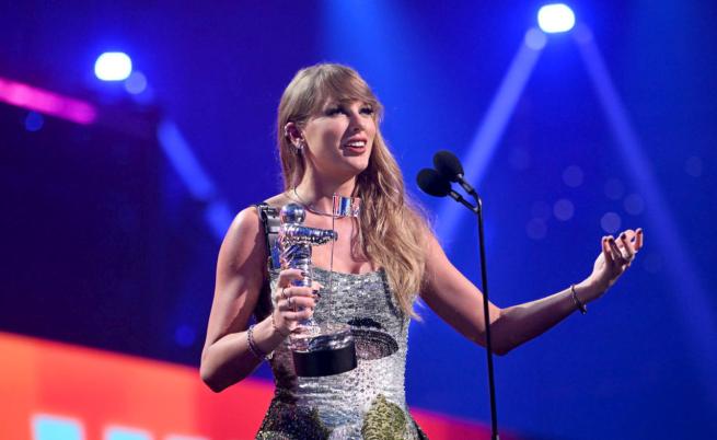От кънтри до поп – как Тейлър Суифт променя и гласа си