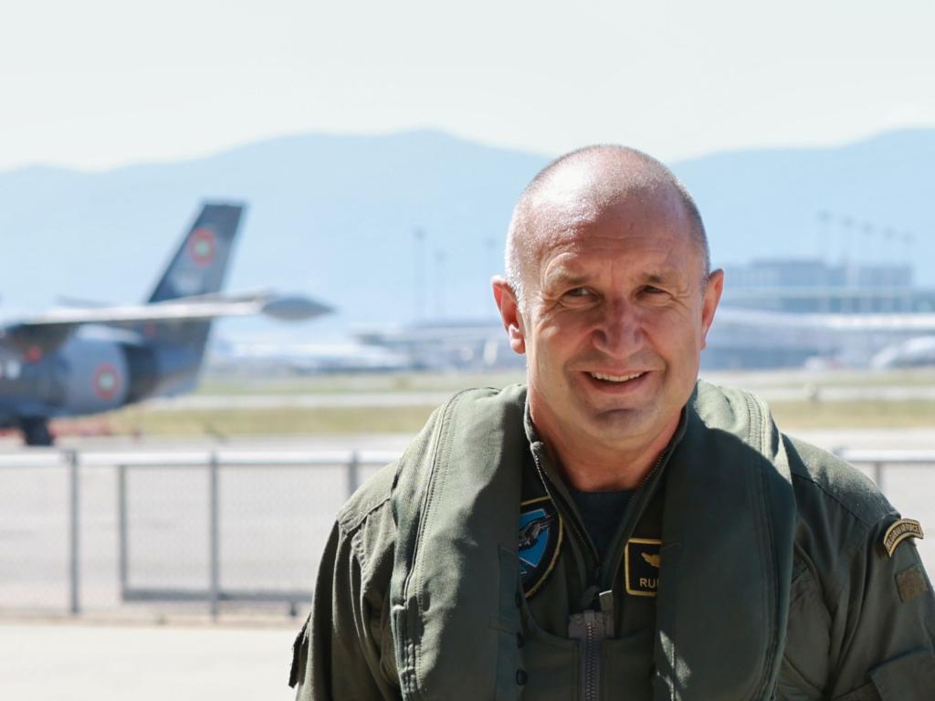 Президентът и върховен главнокомандващ на Въоръжените сили Румен Радев ще