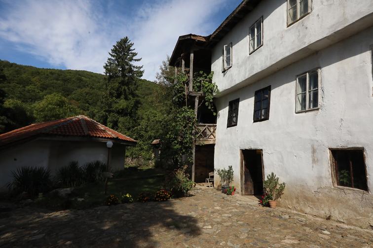 манастир боб манастирски елешница Елешнишкият манастир Успение на Пресвета Богородица