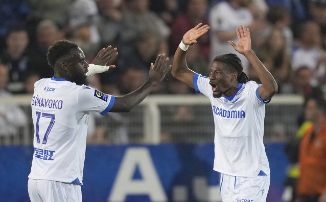Оксер и Лориен постигнаха важни победи във френската Лига 1