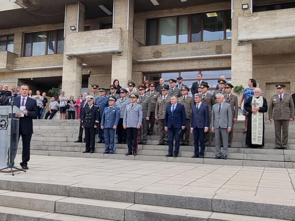 При сегашната среда за сигурност и състояние на въоръжените сили