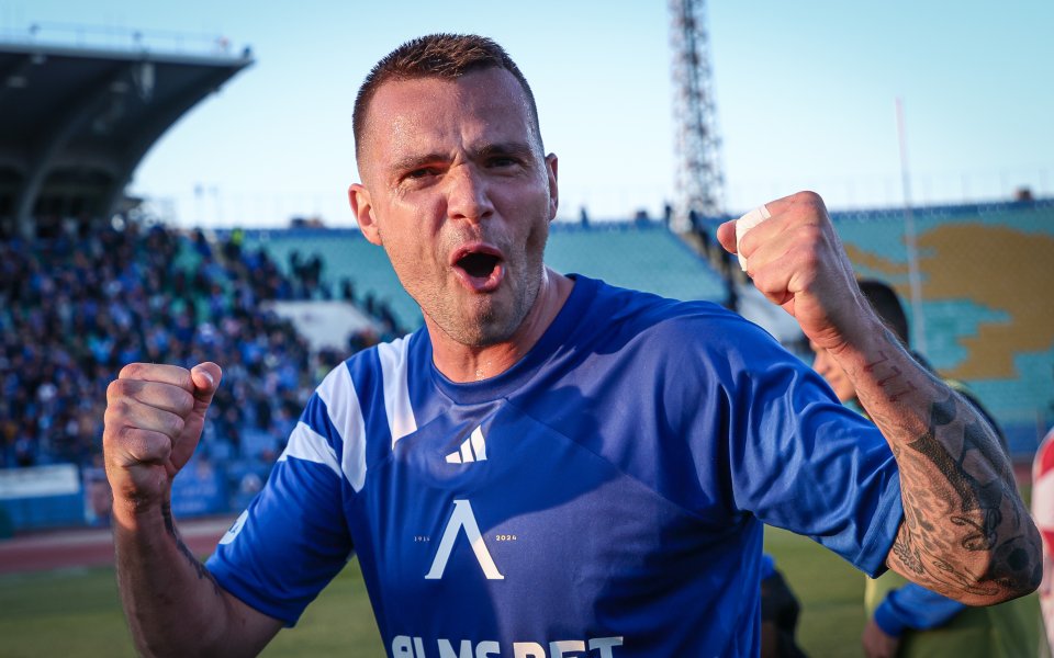 Алекс Колев вкара два гола в Китай