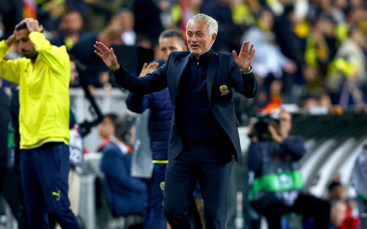 В Турция се подиграха с Моуриньо (снимка+видео)