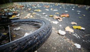 Велосипедист загина при удар с бус край Омуртаг