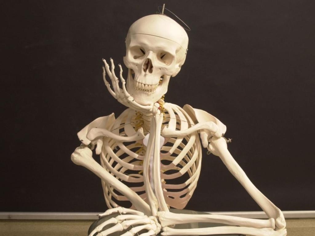 Ютубър открива уникален и болезнен начин да запази чичо си