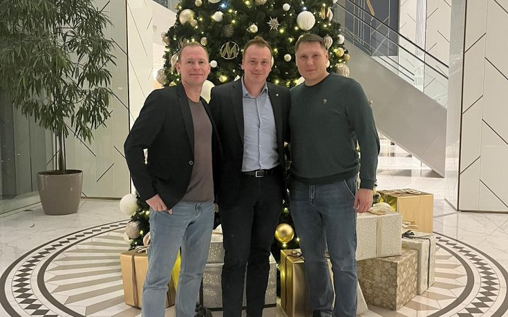 Пристигнаха първите гости за гала вечерта 