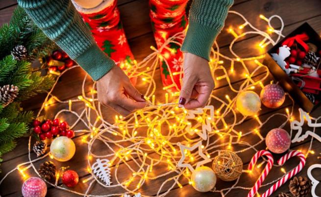 Внимание! Опасни коледни лампички на пазара, как да ги разпознаем