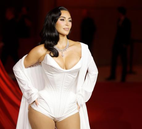 Ким Кардашиян отново показа че зад блясъка и славата се