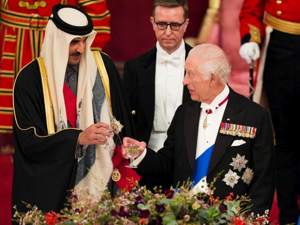 Крал Чарлз и Кийр Стармър приветстваха емира на Катар шейх