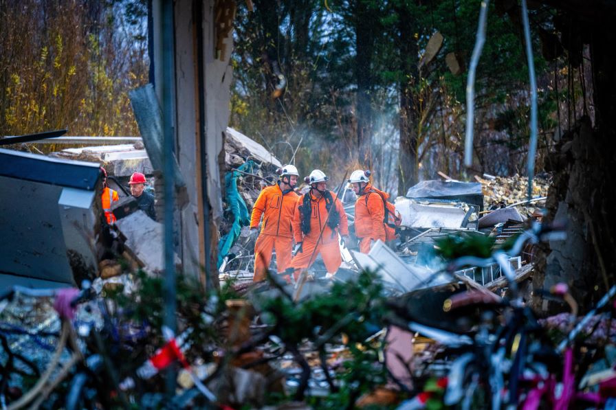 Жилищен блок в Хага се срути, един е загинал, а около 20 се водят изчезнали