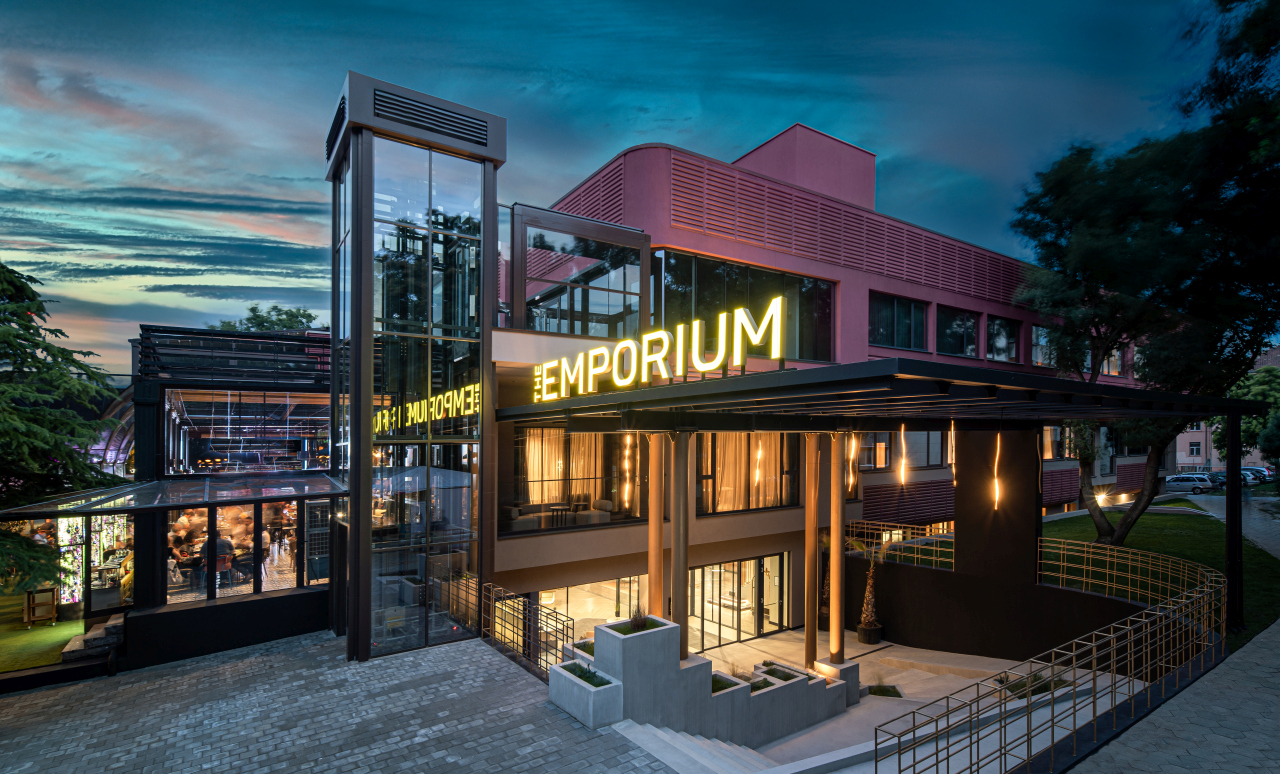 Най-луксозен, най-интелигентен и…най-награждаван! The Emporium Hotel Plovdiv – MGallery Collection получи всички престижни отличия за 2024 г.!