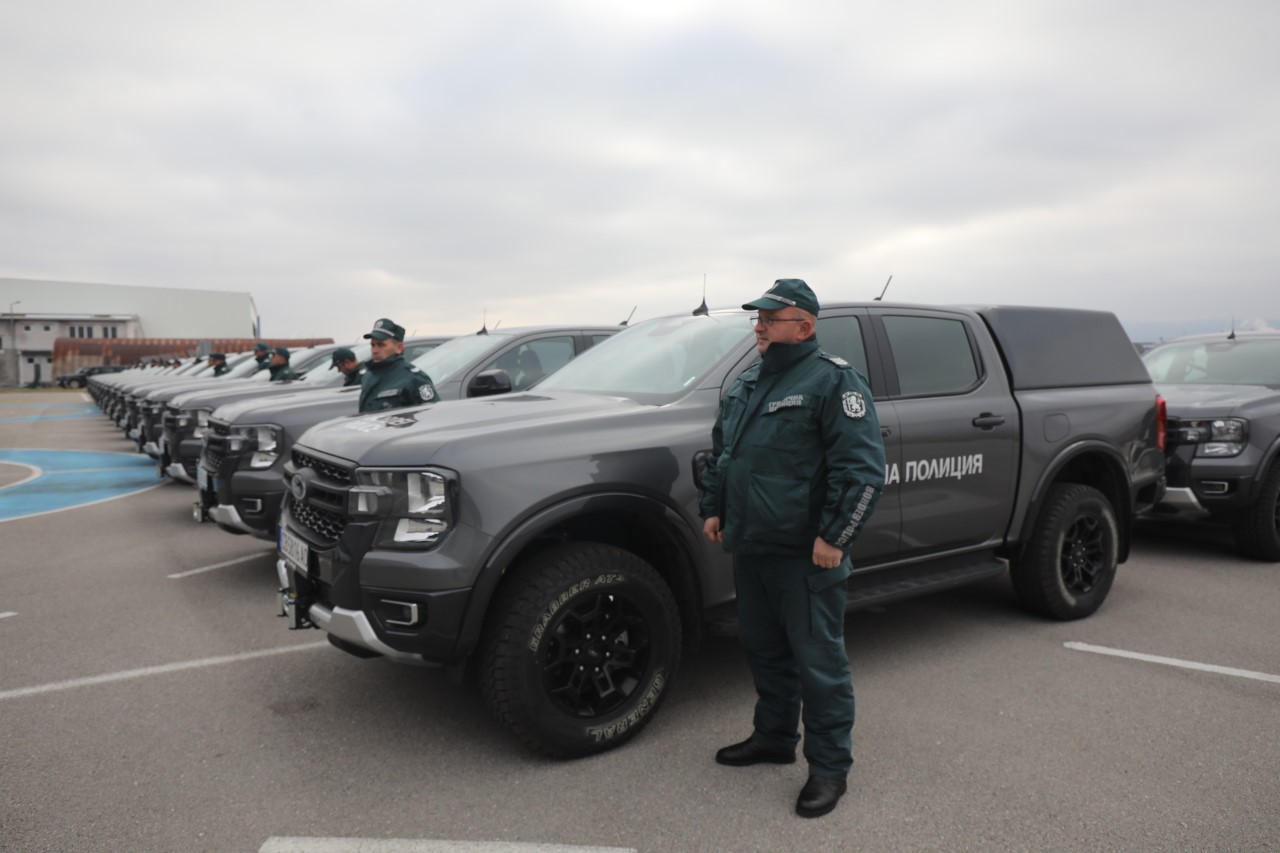 <p>ГД &bdquo;Гранична полиция&rdquo; получи 80 нови високопроходими автомобила</p>