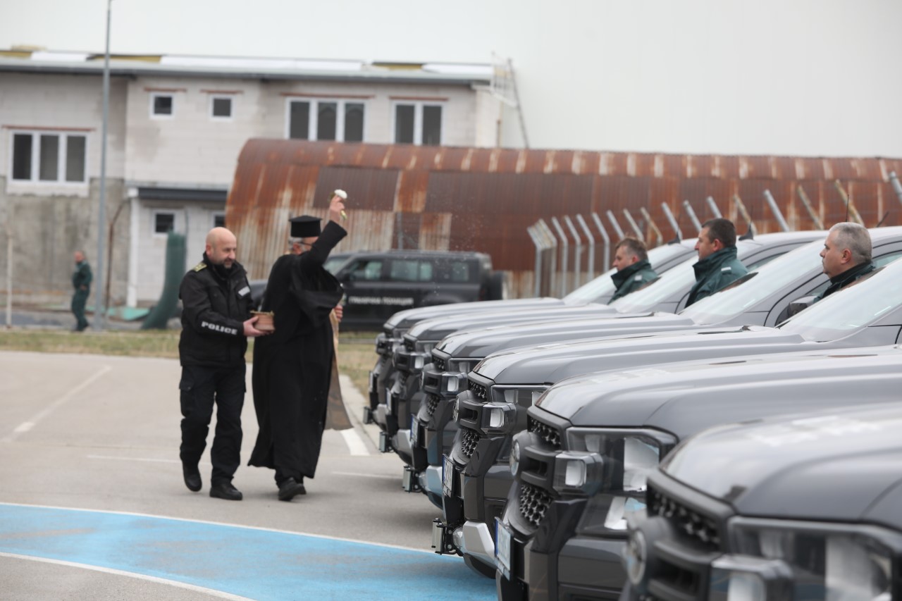 <p>ГД &bdquo;Гранична полиция&rdquo; получи 80 нови високопроходими автомобила</p>