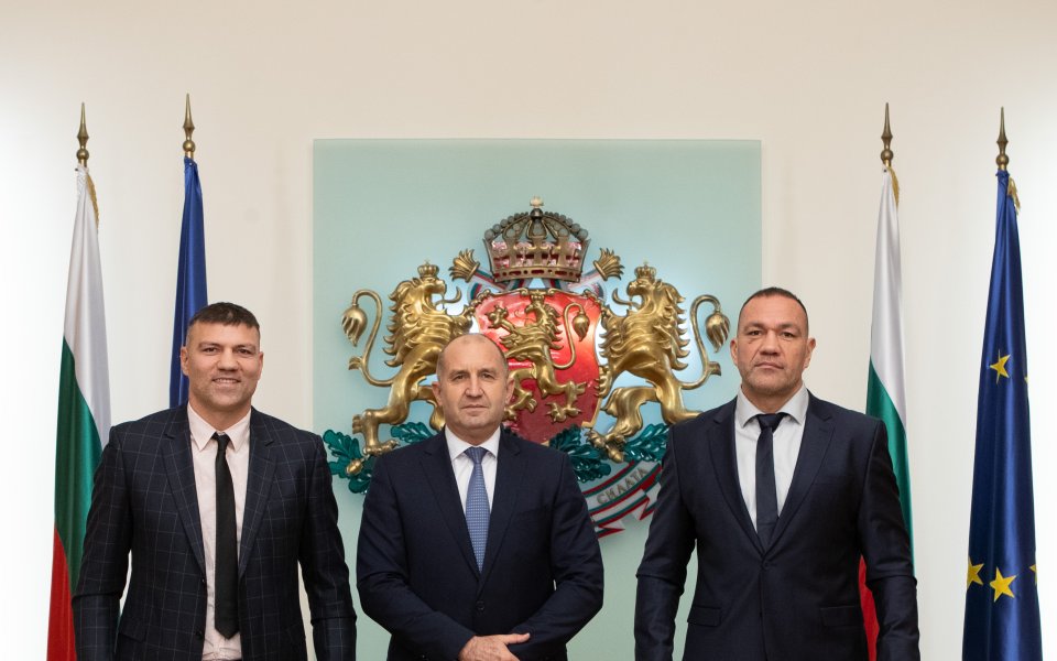 Президентът Румен Радев се срещна с Кубрат Пулев и екипа му, 13.12.2024 г.