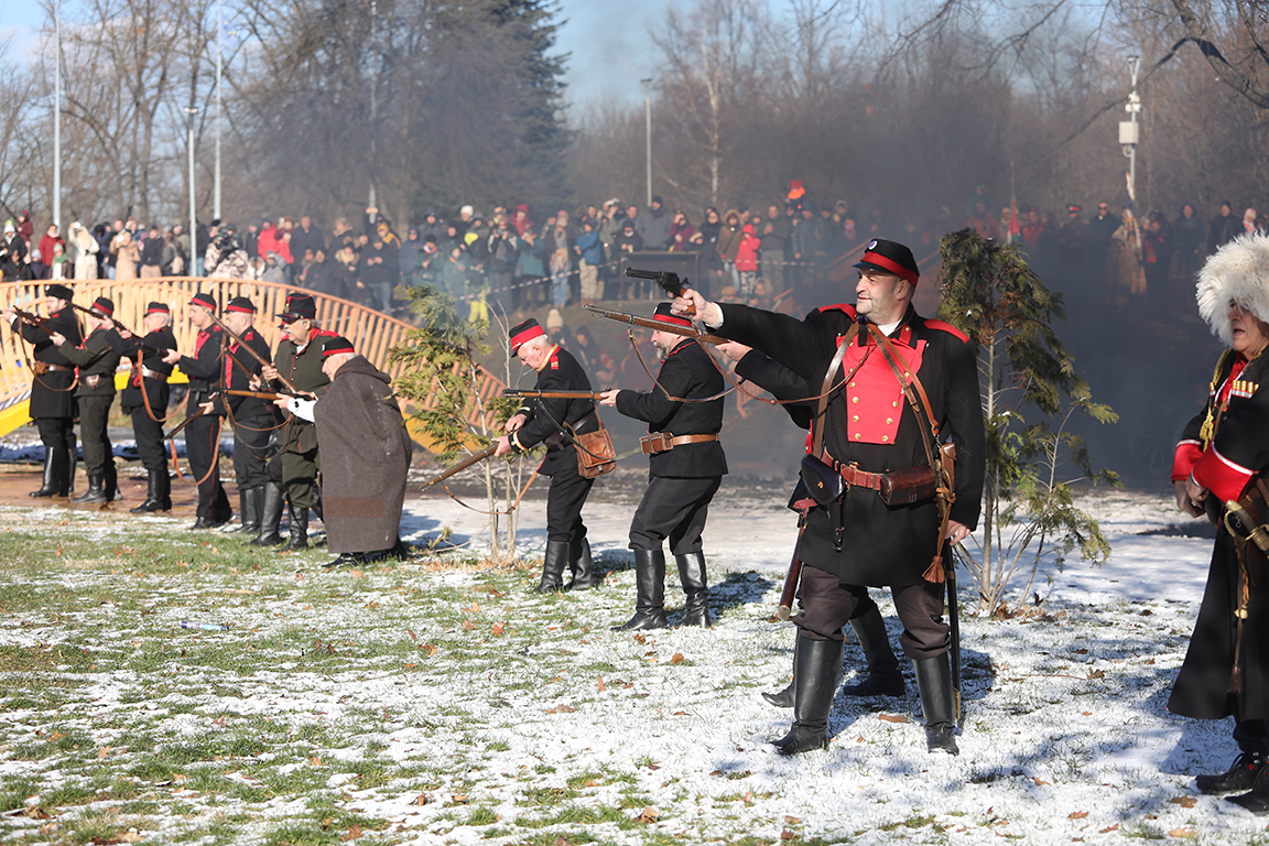<p>Историческа възстановка по повод 147 години от Освобождението на град София от османско владичество в Северен парк</p>