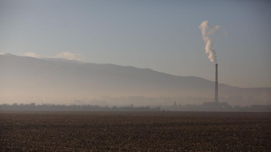 "Миризма на разлагащо се месо": Превишени стойности на серен диоксид в Димитровград