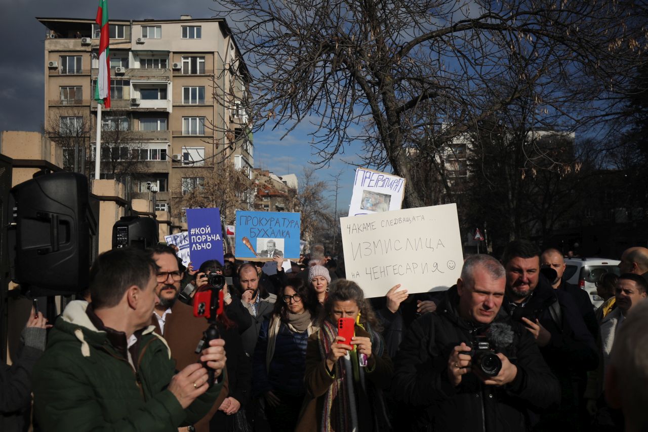 <p>Петков се явяви в прокуратурата, за да му бъде предявено обвинението за ареста на Борисов</p>