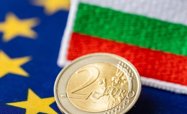 Румен Радев внася предложението си за референдум за еврото