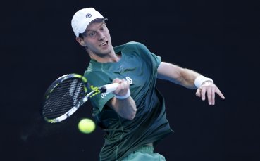 Алекс де Минор започна силно участието си на Australian Open