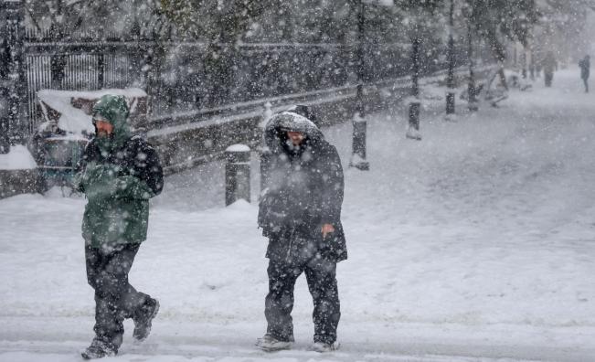 Извънредно положение в 16 щата на САЩ заради огромна зимна буря