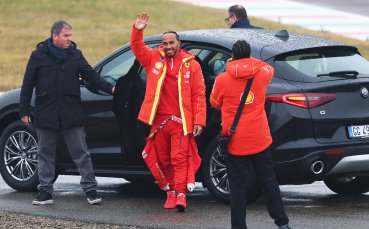 Люис Хамилтън направи първите си тестове с Ферари