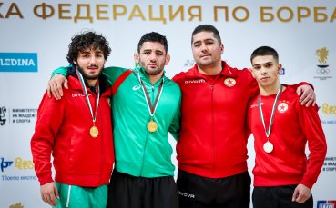 Четири титли за българските борци в първия ден на 