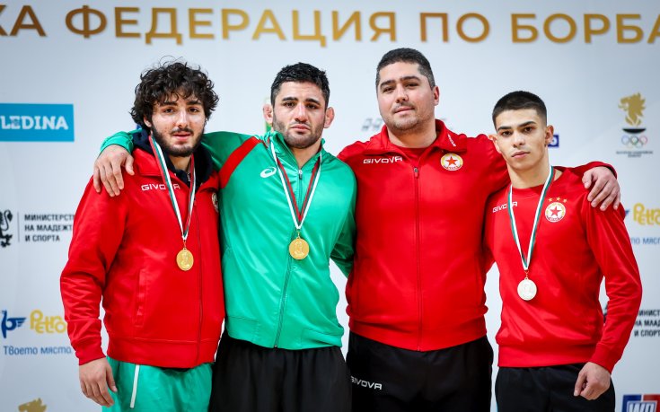 Четири титли за българските борци в първия ден на 