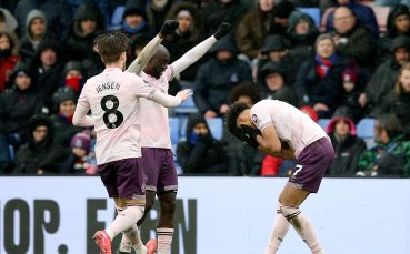 Брентфорд удари Кристъл Палас в битка от средата на таблицата