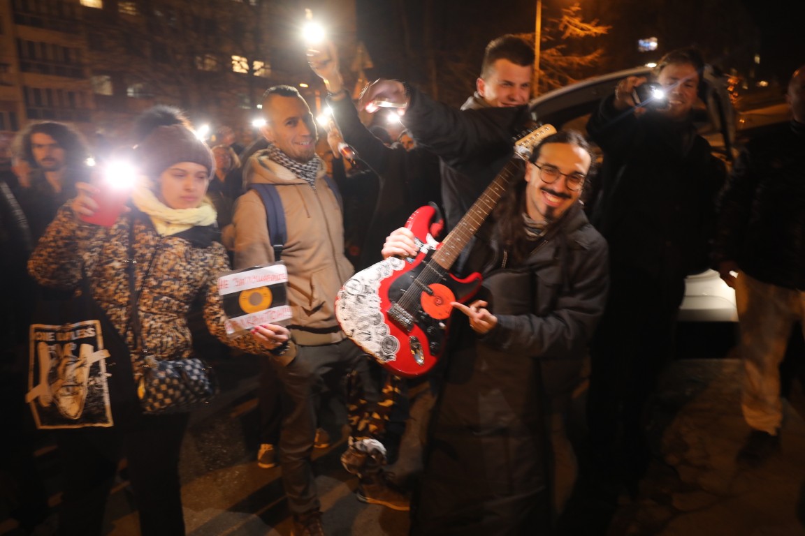 <p>Протест пред сградата на &bdquo;Балкантон&ldquo;.</p>