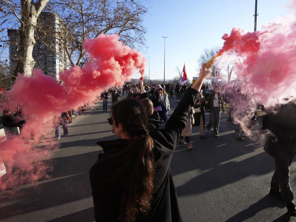 Впериода от 11 00 до 18 00 часа в неделя 9 февруари