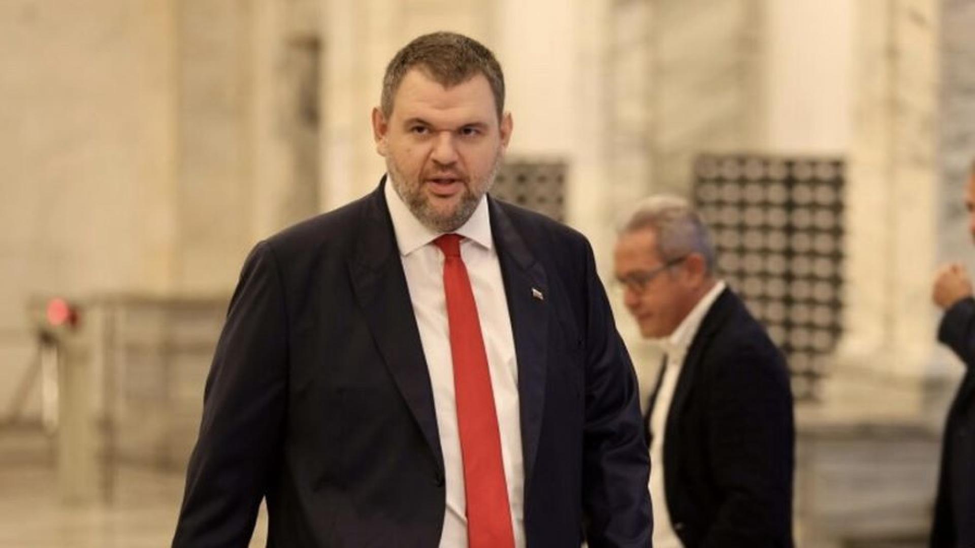 Политическа реакция след грешката при тегленето на тото 5 от