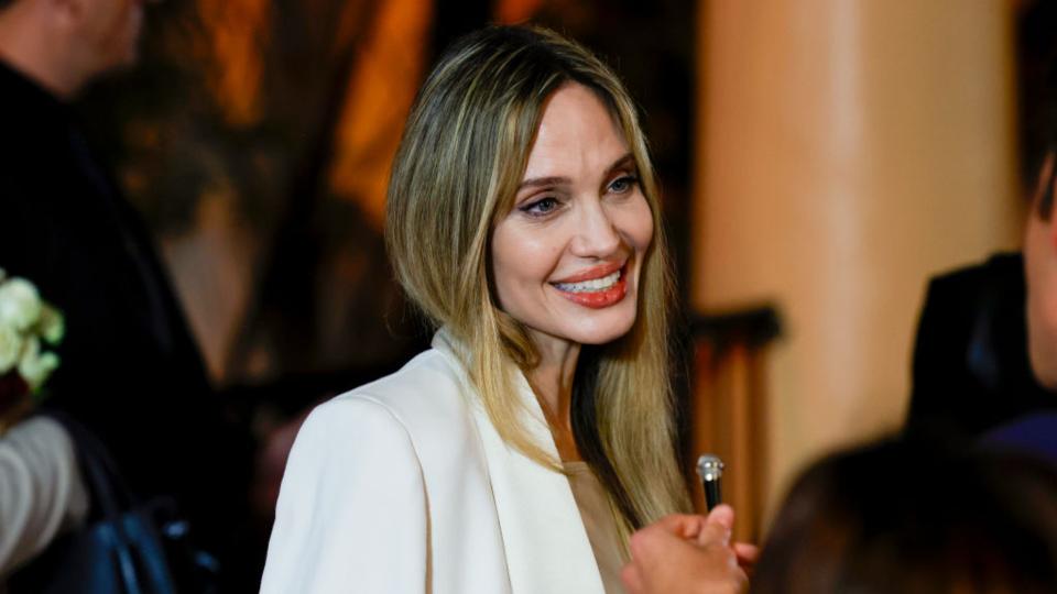 Анджелина Джоли е готова да сложи край на дългогодишната съдебна