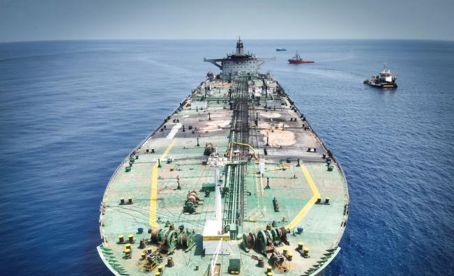 Нефтен танкер е отвлечен край бреговете на Йемен и отклонен към Сомалия