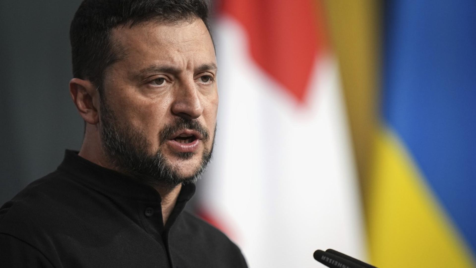 Украинският президент Володимир Зеленски съобщи че отменя посещението си в
