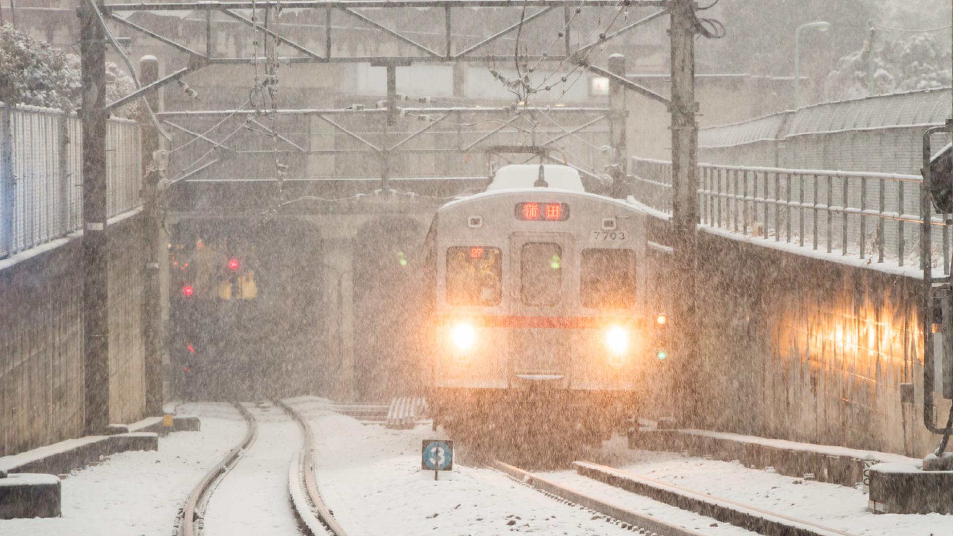 През последните две седмици в Северна Япония паднаха рекордни снеговалежи които доведоха