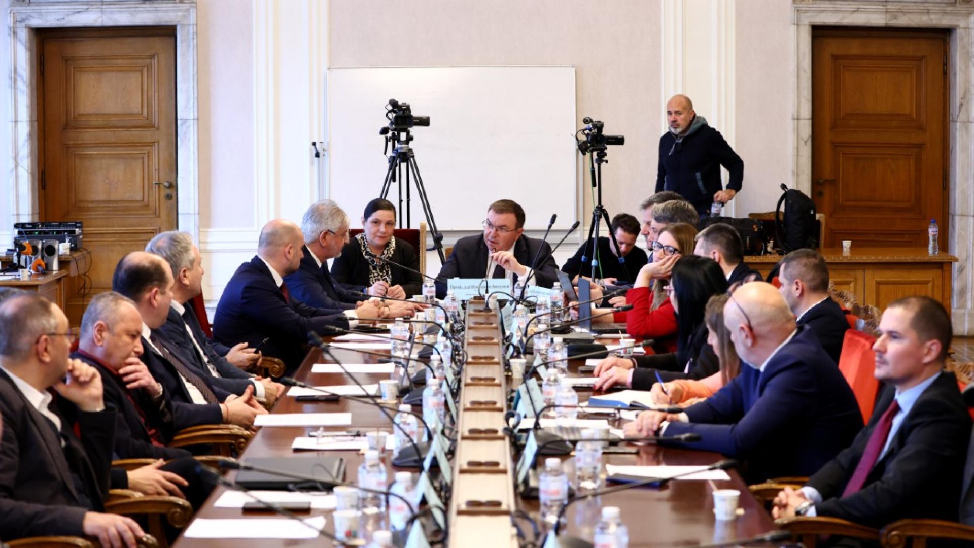 Комисията по здравеопазване в парламента отхвърли днес Проекта на решение