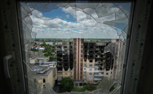 Русия обстреля болница в Херсон, има ранени