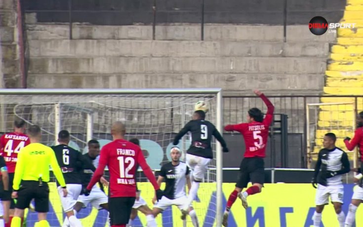 Отмениха дузпа за Локомотив Сф след преглед с ВАР