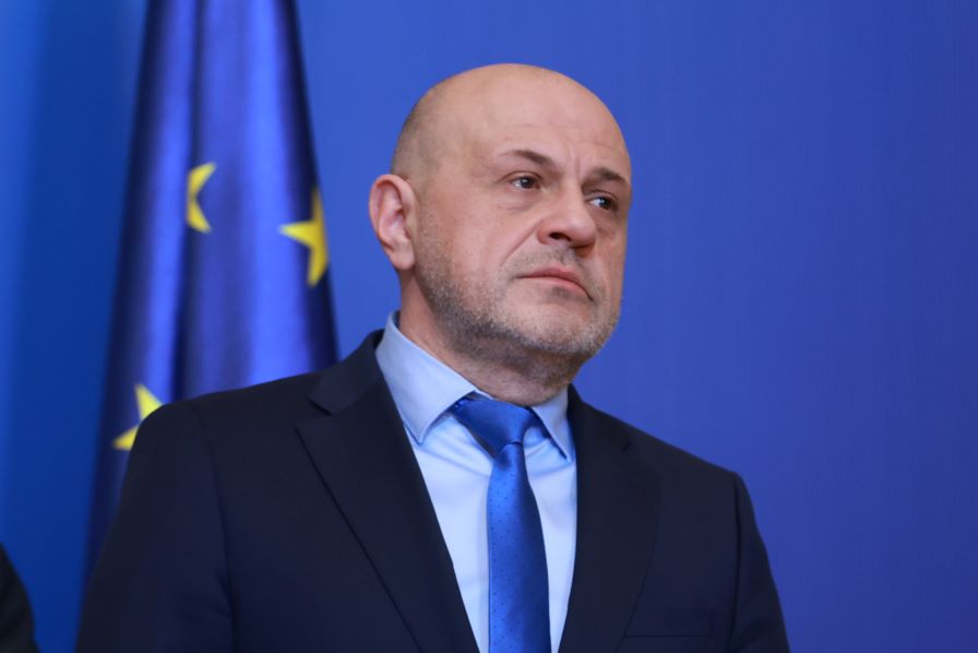 Дончев: Много от страховете за еврозоната ще изчезнат напълно към март 2026 г.