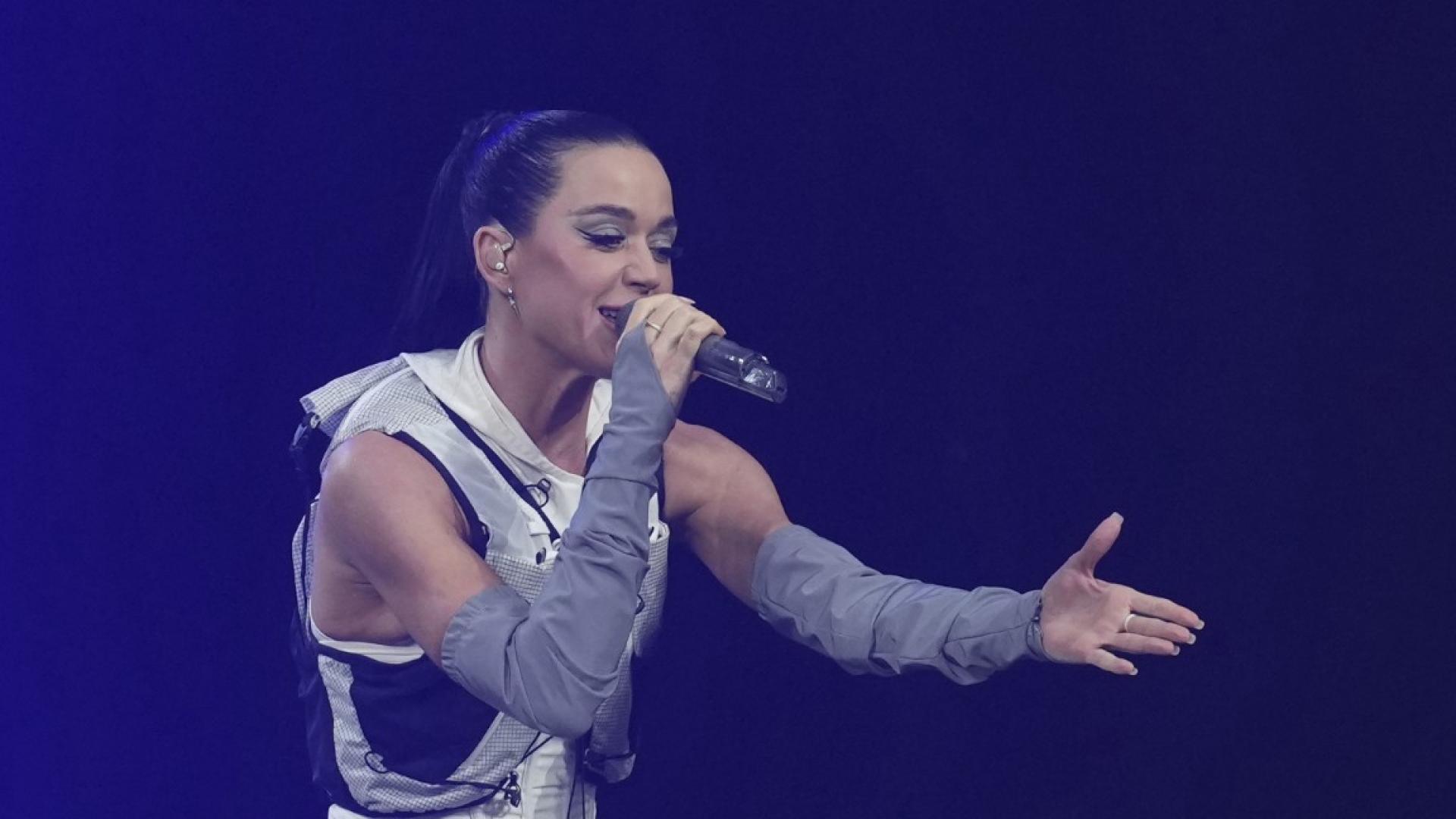 Певицата Кейти Пери журналистката Гейл Кинг и Лорън Санчес